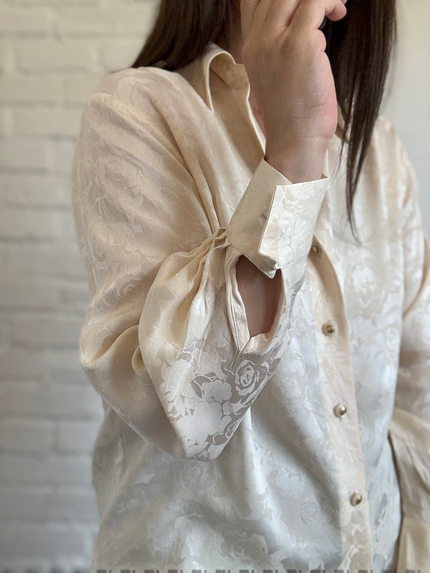 100% Silk Brocade Shirt - Size L/XL