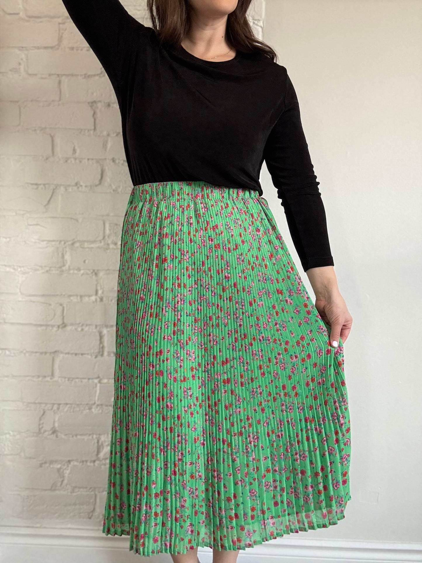 Country Floral Pleated Skirt - Sz. M