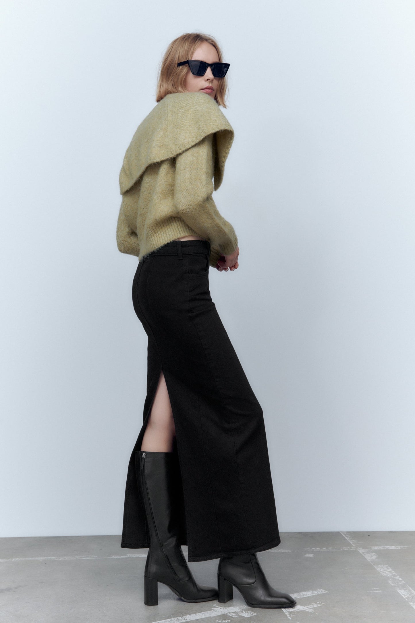 Wide Lapel Sage Sweater - S