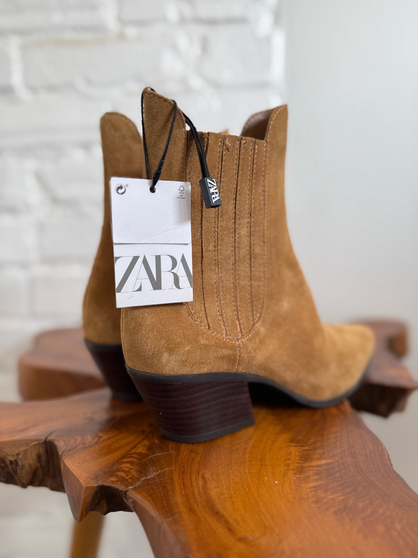 NEW Zara Suede Boots - Size 7.5 Womens