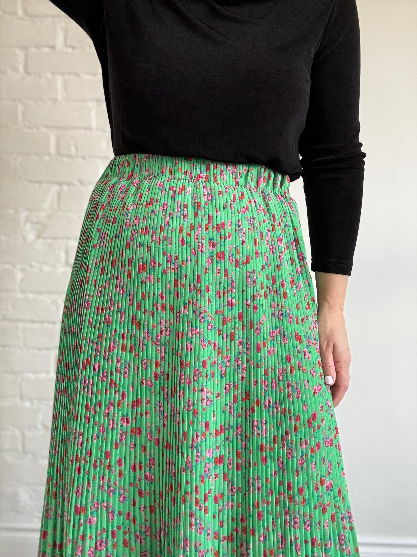 Country Floral Pleated Skirt - Sz. M