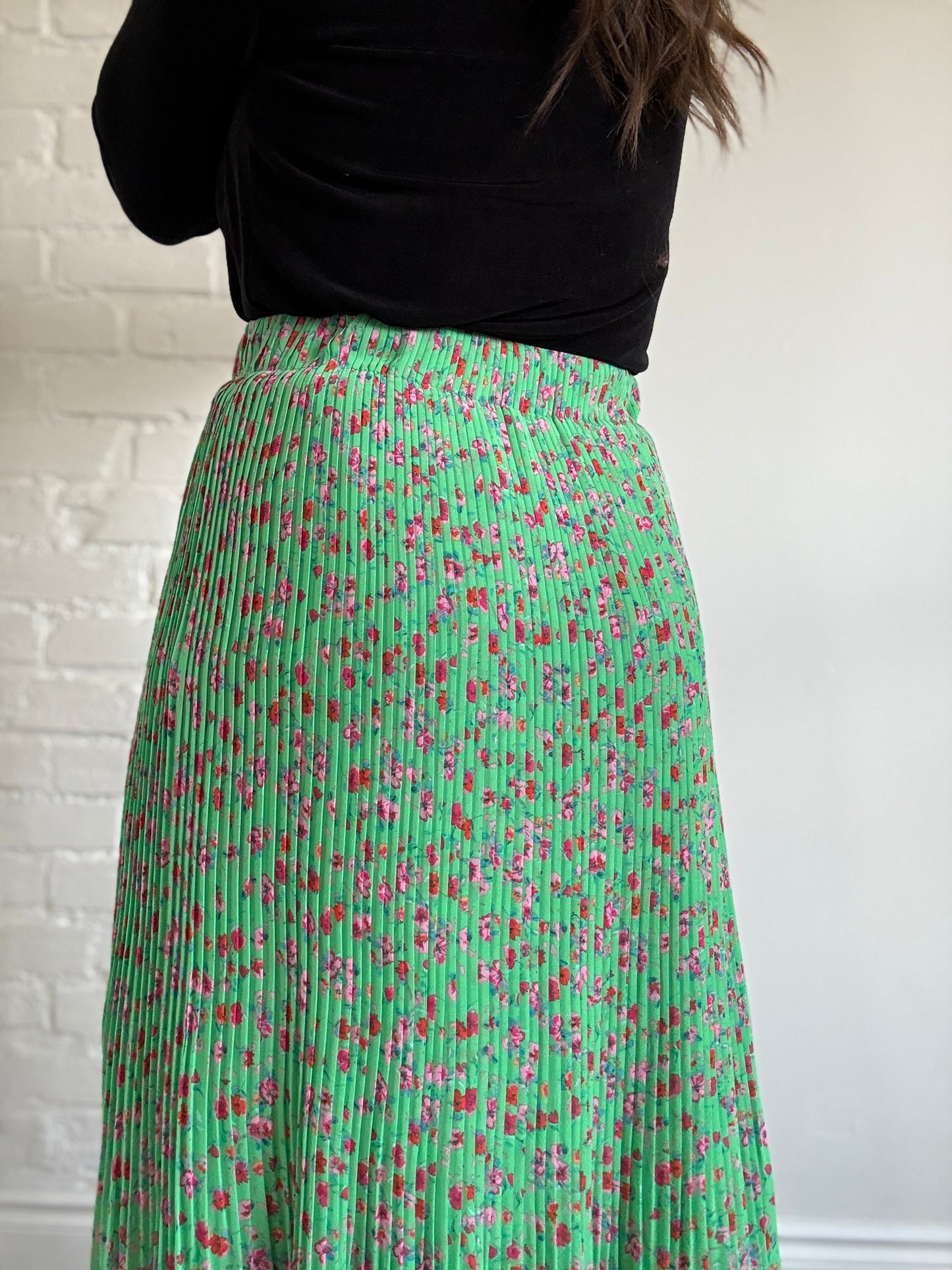 Country Floral Pleated Skirt - Sz. M