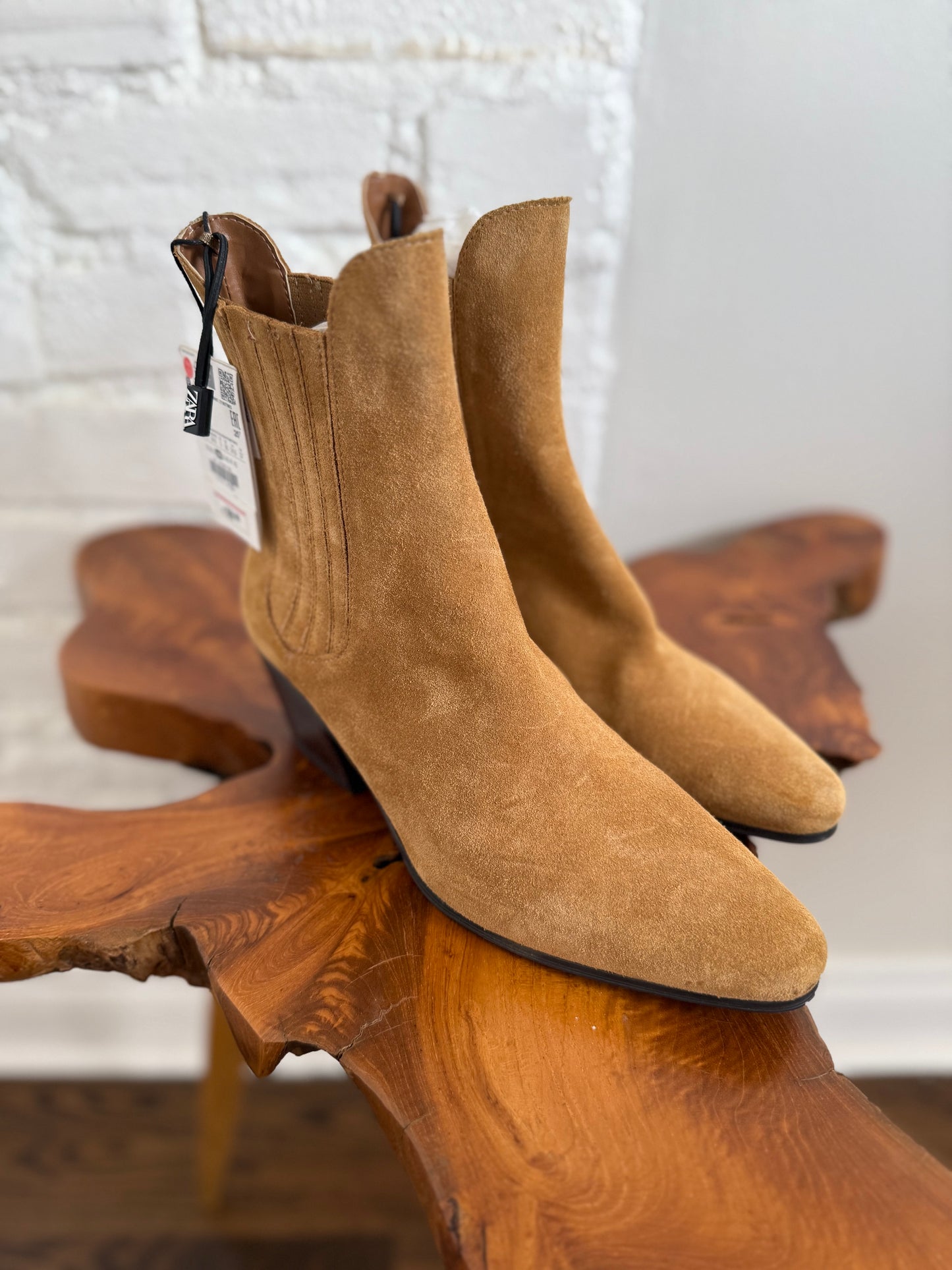 NEW Zara Suede Boots - Size 7.5 Womens