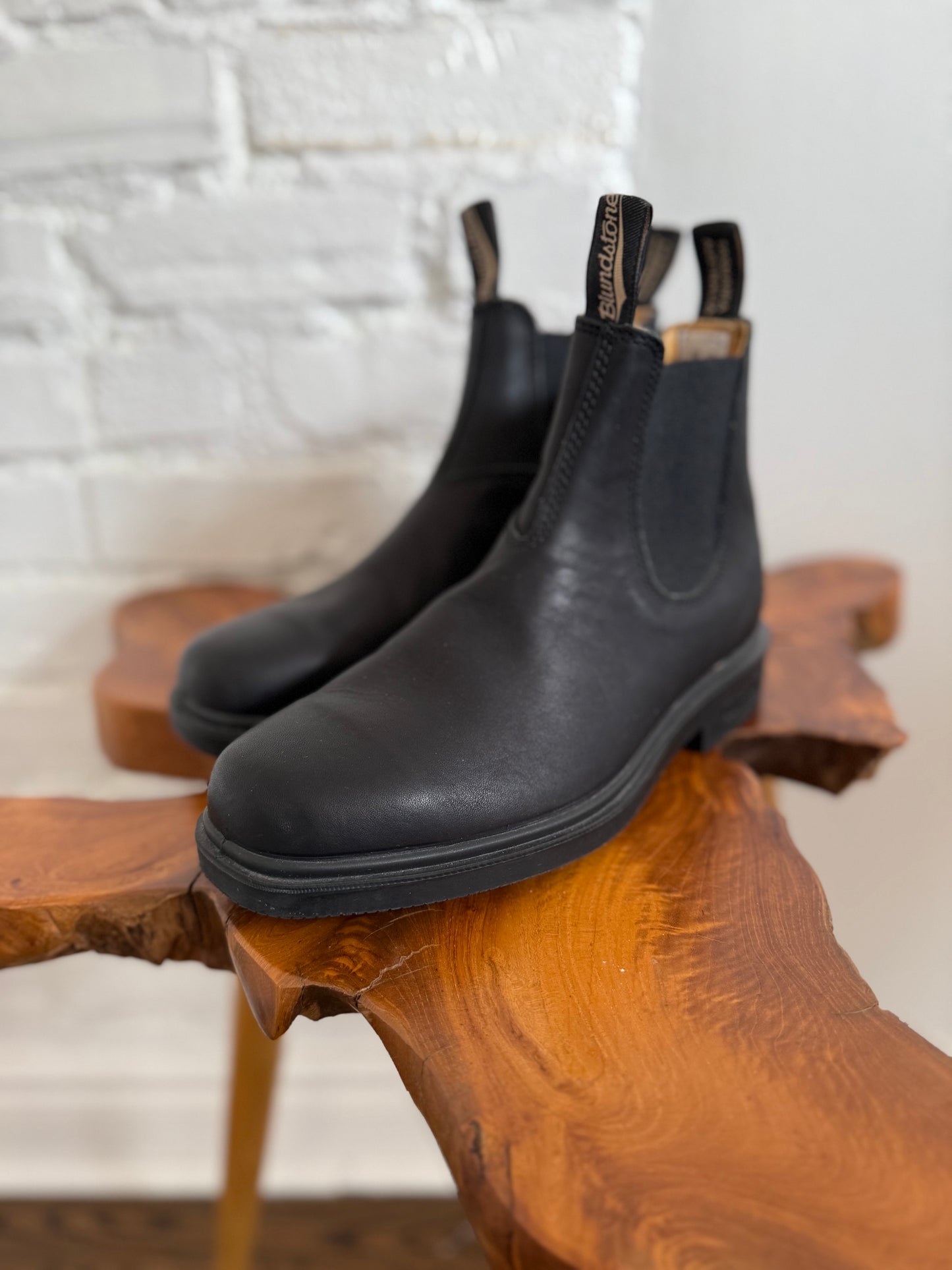 NEW Blundstone Chelsea Black Boot - Size 9 Women's