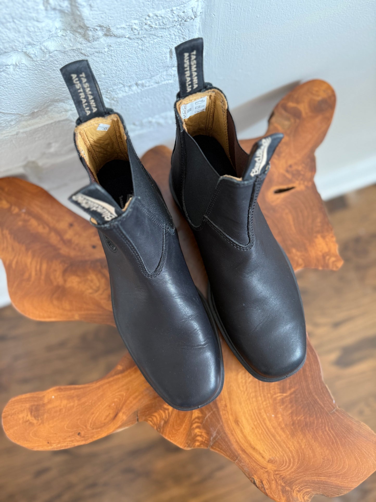 NEW Blundstone Chelsea Black Boot - Size 9 Women's