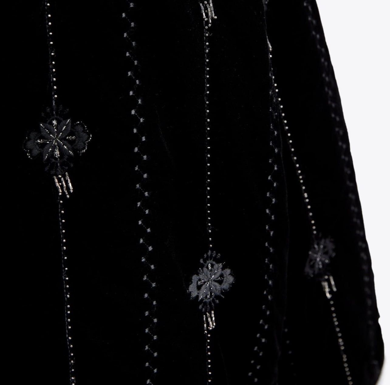 Zara Embroidered Velvet Jacket - S (oversized)