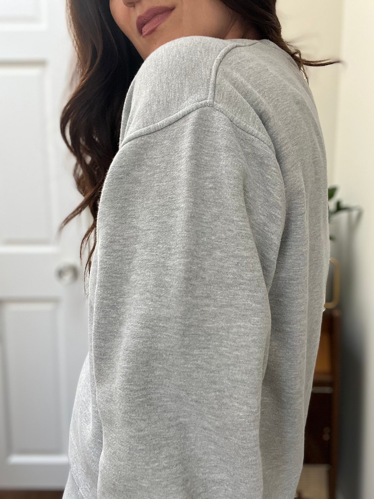 Great White Wolf Sweater - M