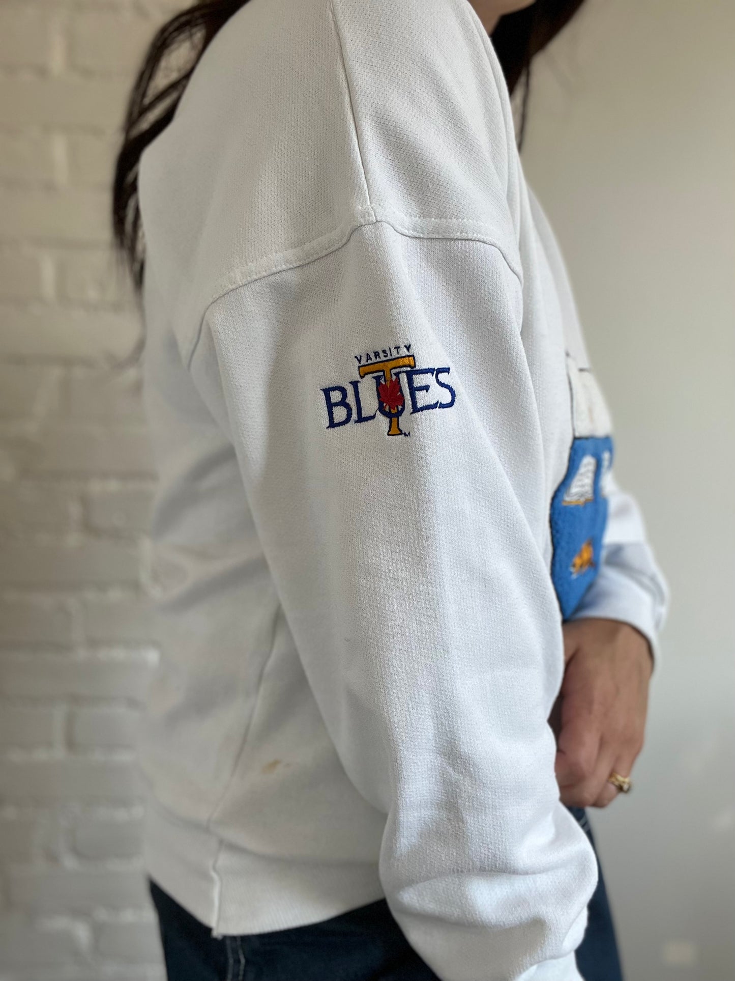 Velut arbor ævo UofT Coat of Arms Sweater - Size M