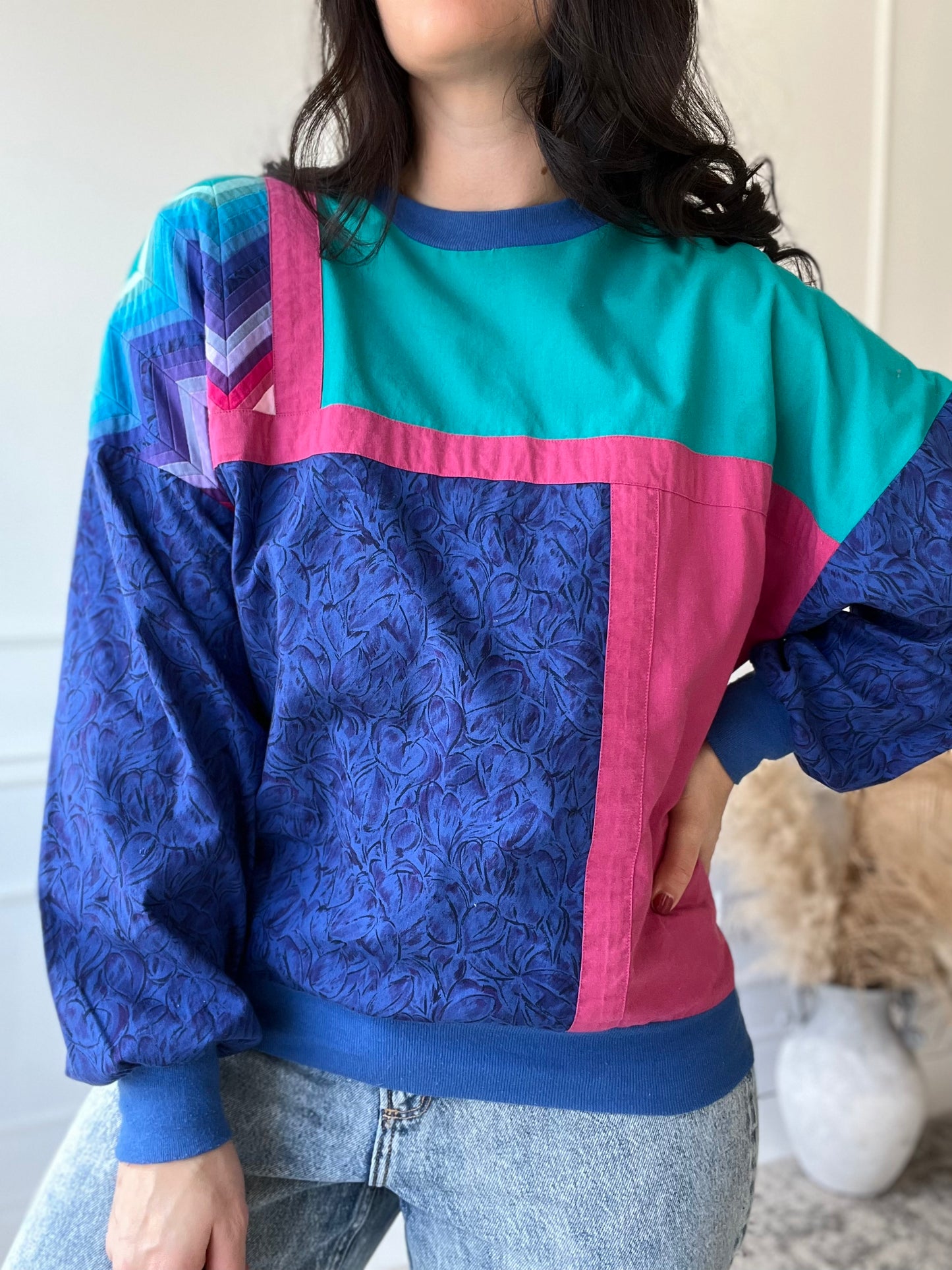Vibrant Quilted Crewneck - Size L