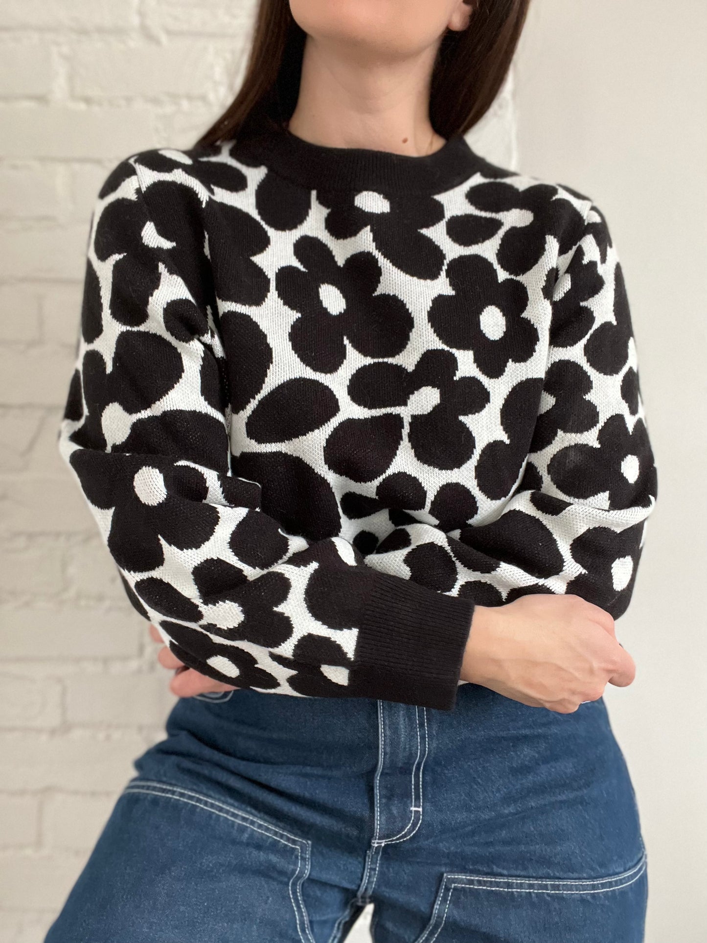 Abstract Floral Crop Sweater - L