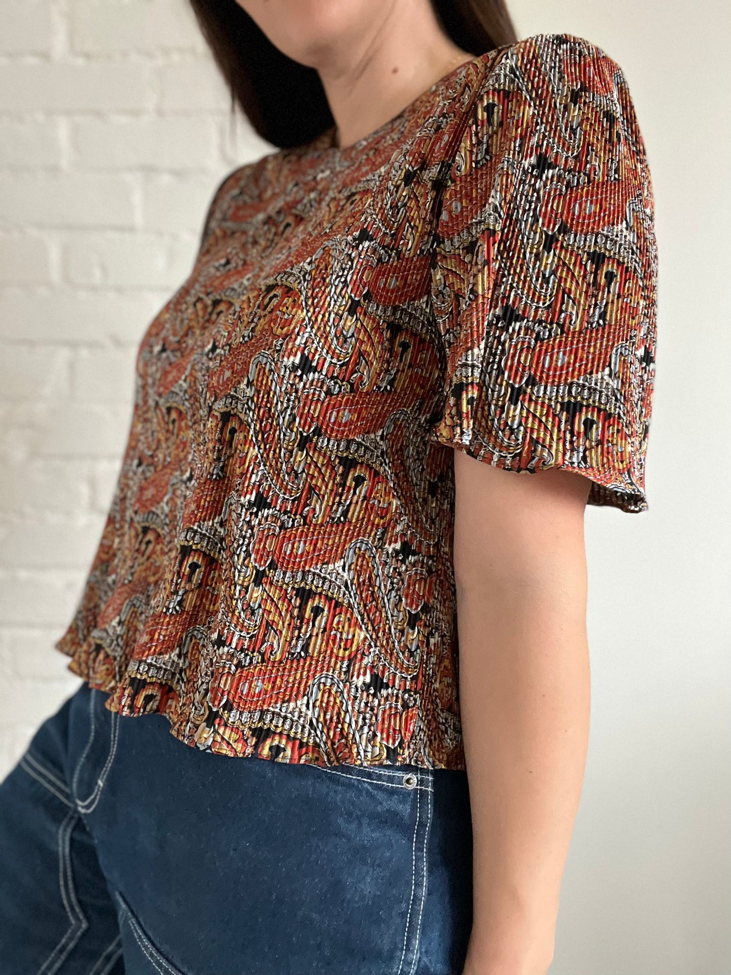 Feminine Paisley Plisse Top - M/L