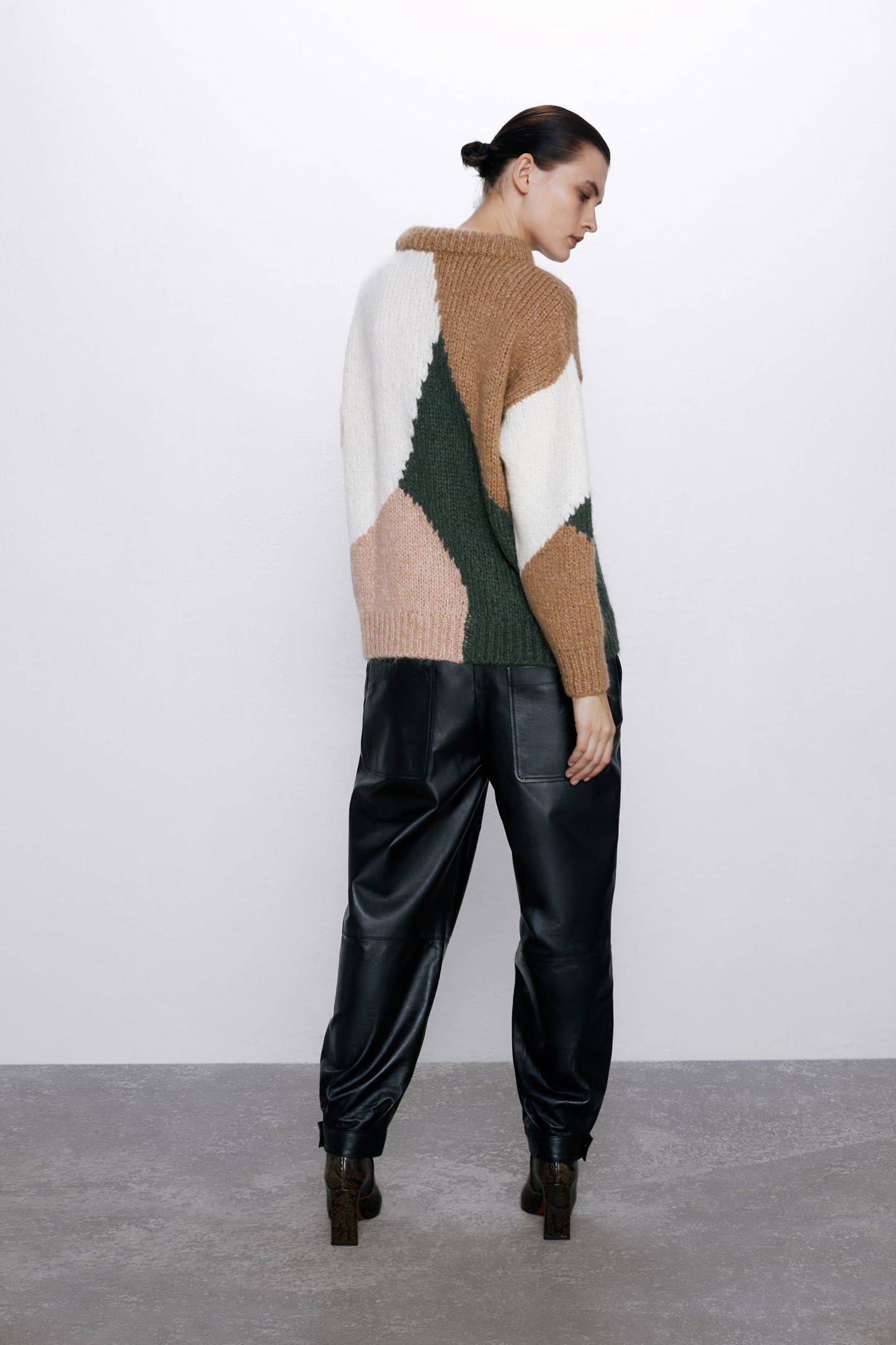 Geometrical Green and Blush Knit - Size L