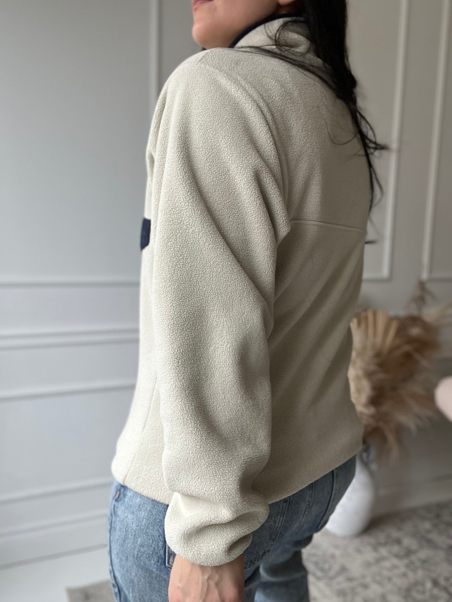 Cream Patagonia Synchilla Fleece - Size M/L