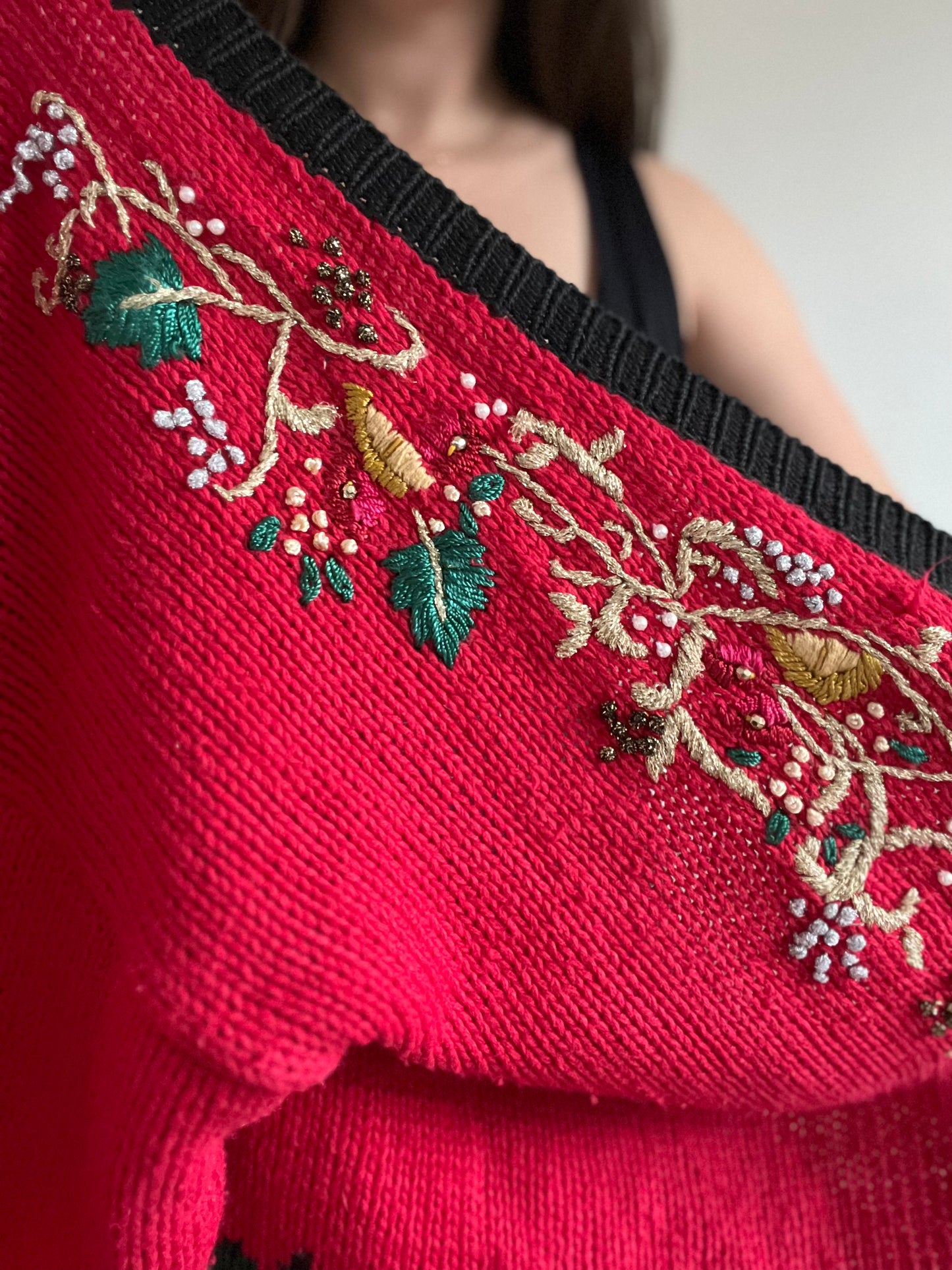 Striking Noel Knit Sweater - L