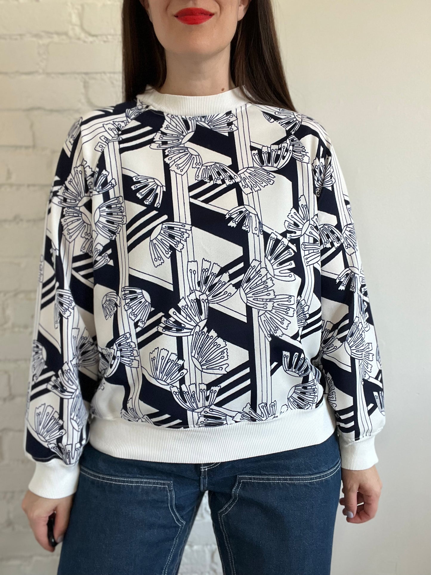 Abstract Tulip Sporty Pullover - XL