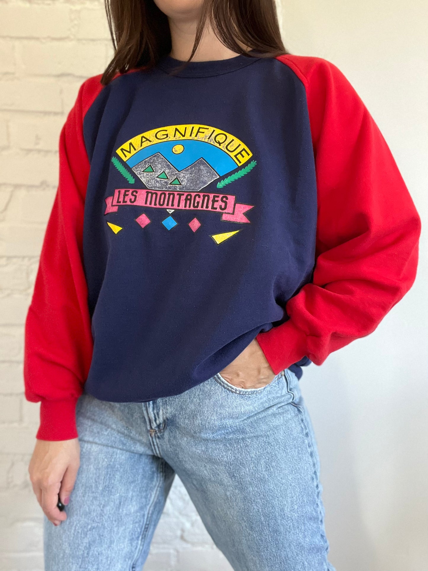 Vintage Les Montagnes Crewneck - Size XL
