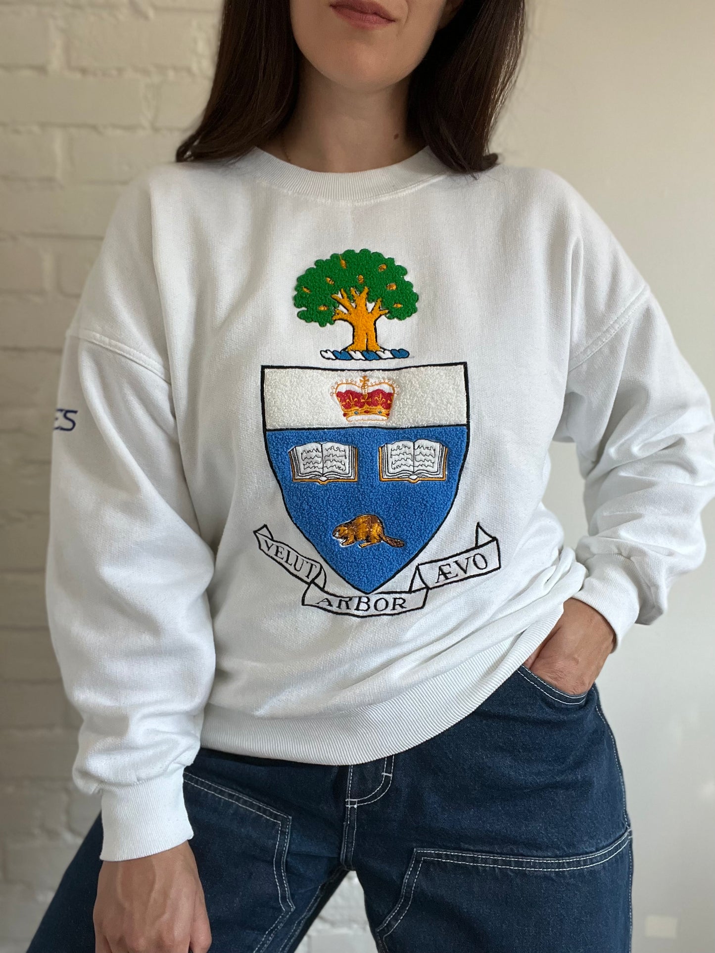Velut arbor ævo UofT Coat of Arms Sweater - Size M