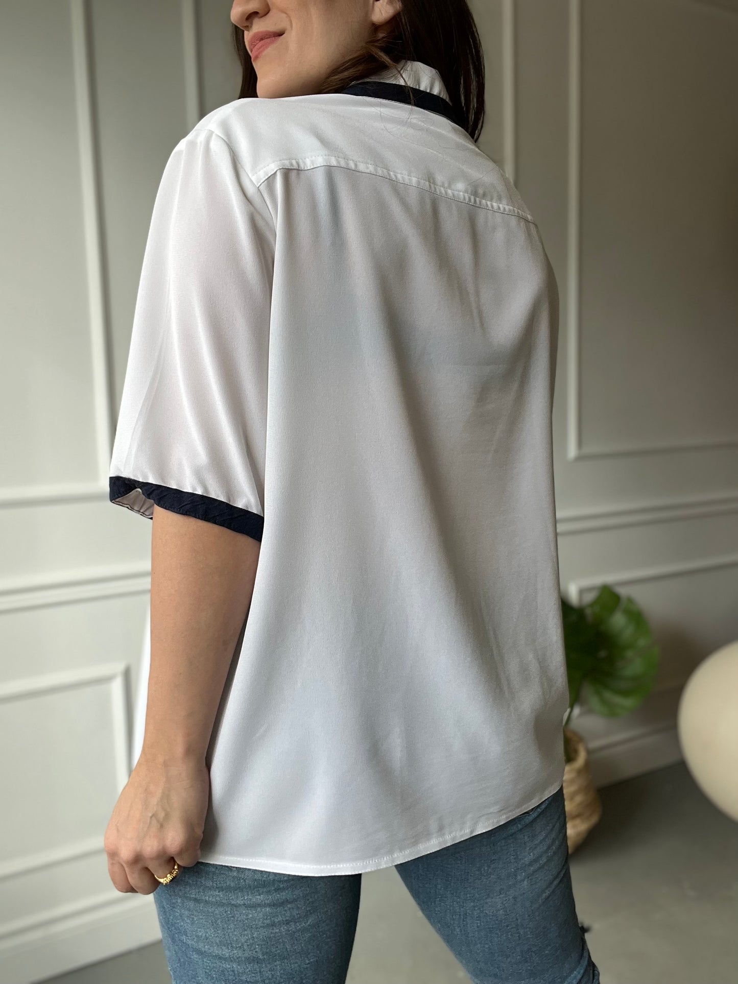 Geometrical Embroidered Button-Up - Size XL/XXL