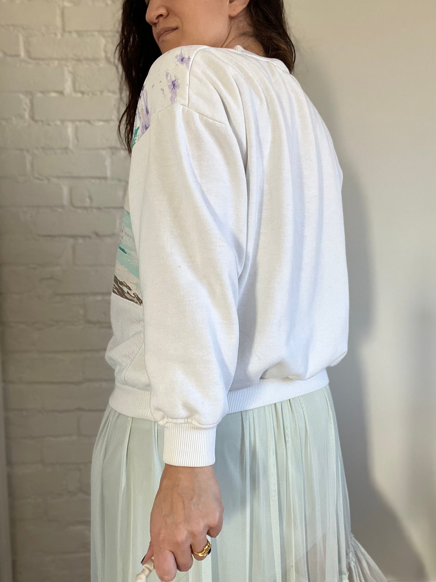 Vintage Skating Cottage Scene Sweater - L