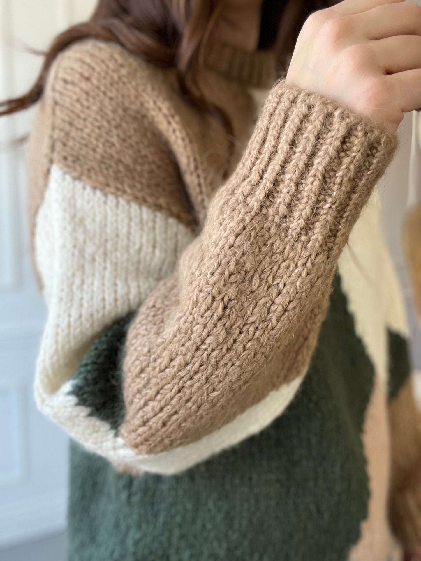 Geometrical Green and Blush Knit - Size L