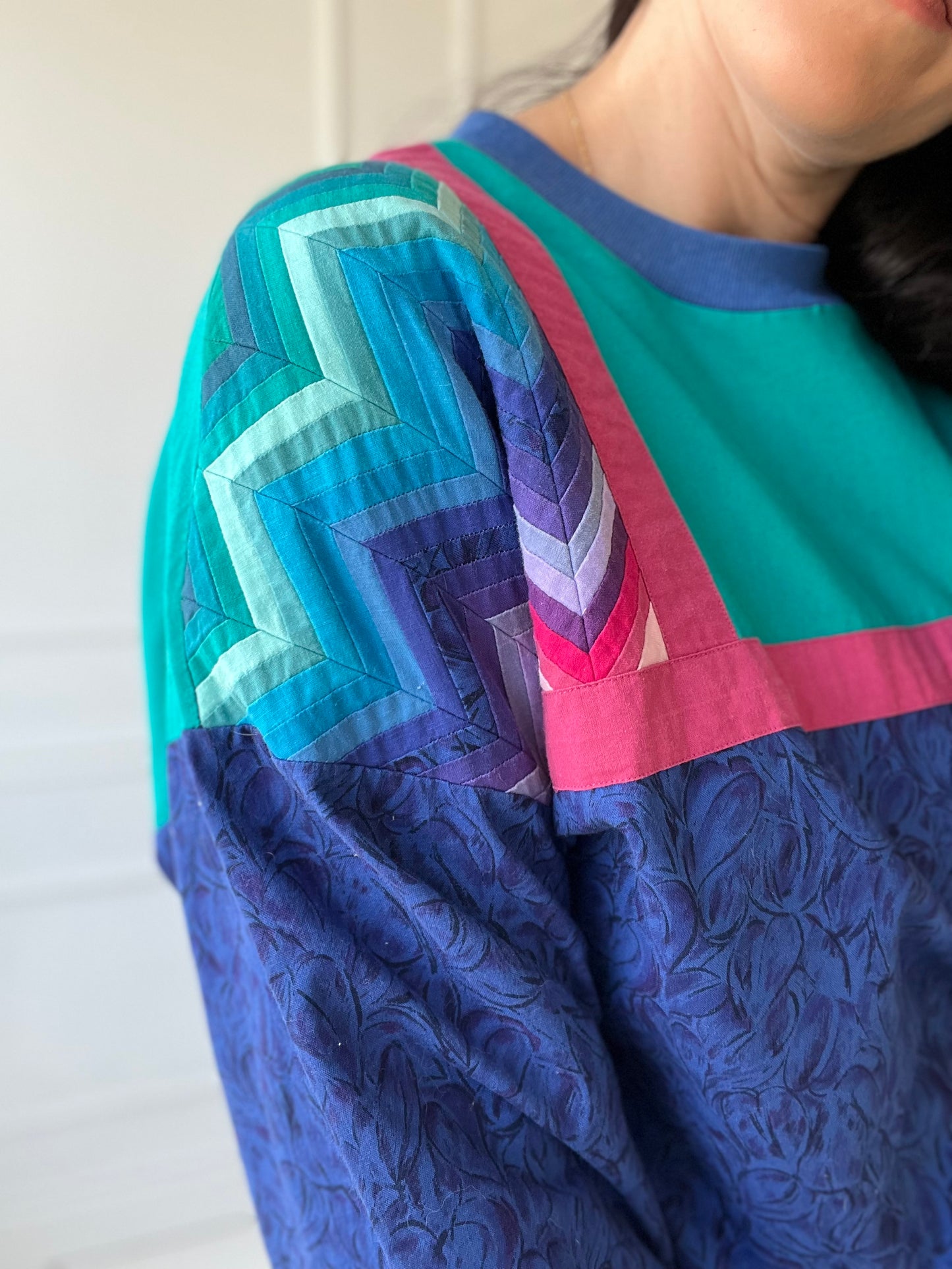 Vibrant Quilted Crewneck - Size L