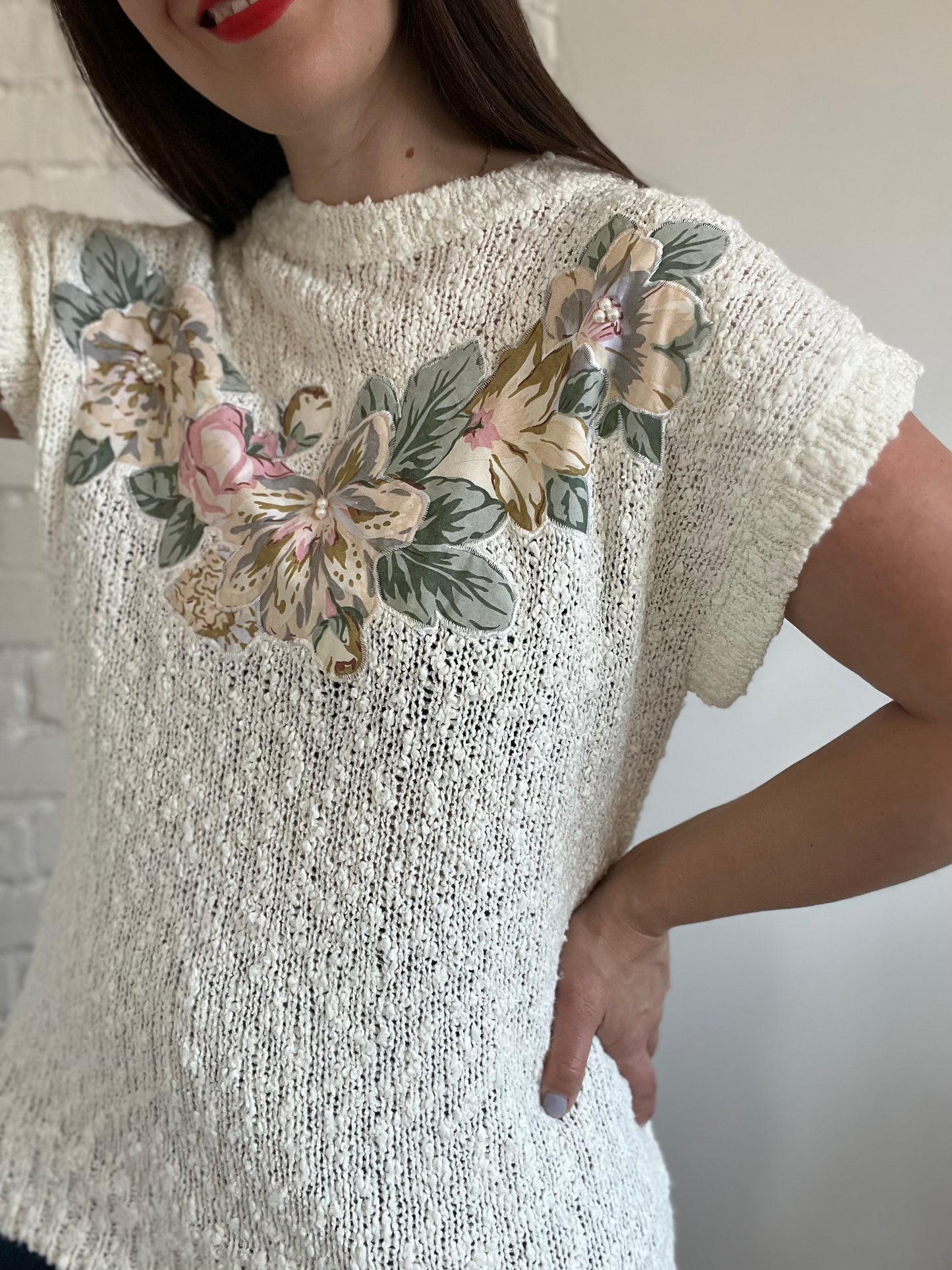 Sleeveless Floral Pearl Top - M