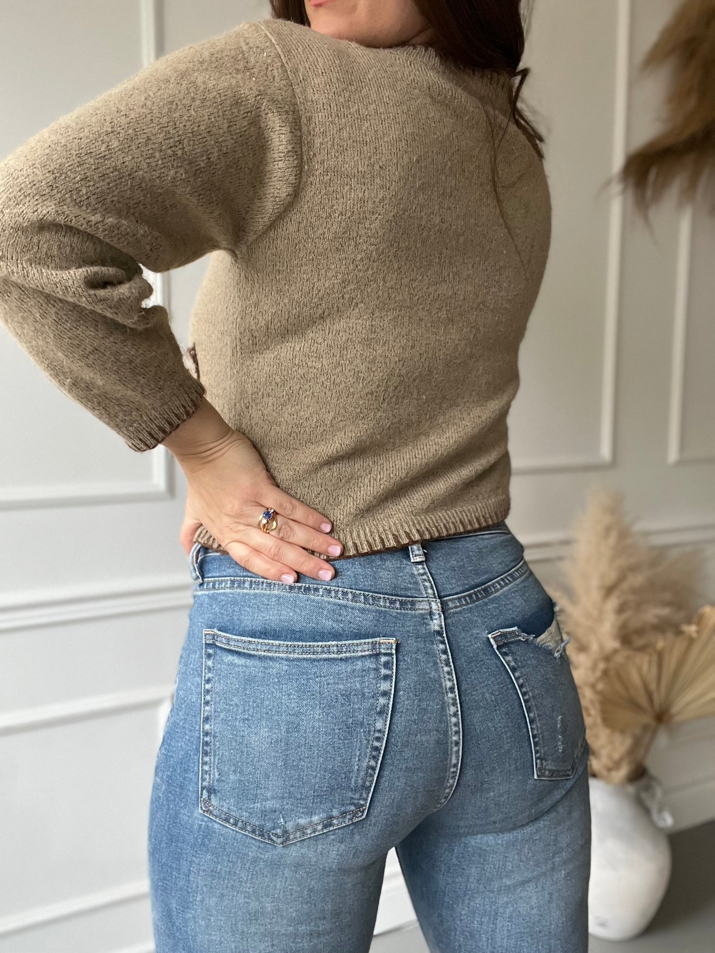 Neutral Crop with Pocket Embroidery - Size S