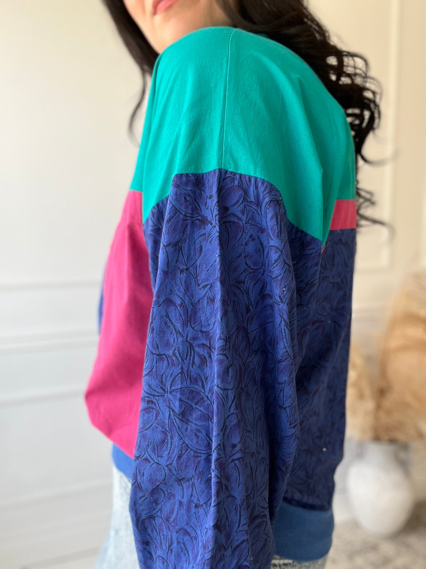 Vibrant Quilted Crewneck - Size L