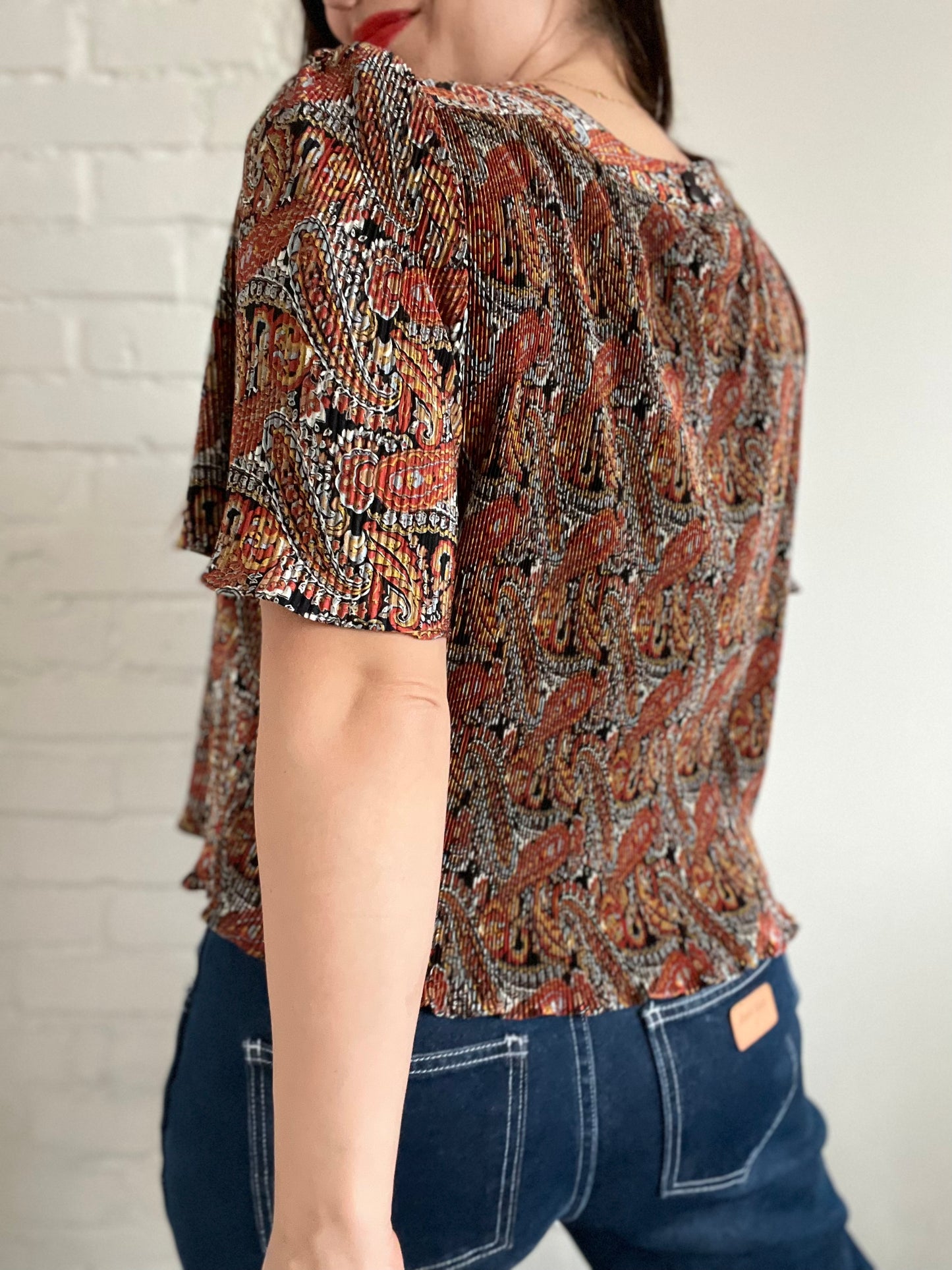 Feminine Paisley Plisse Top - M/L