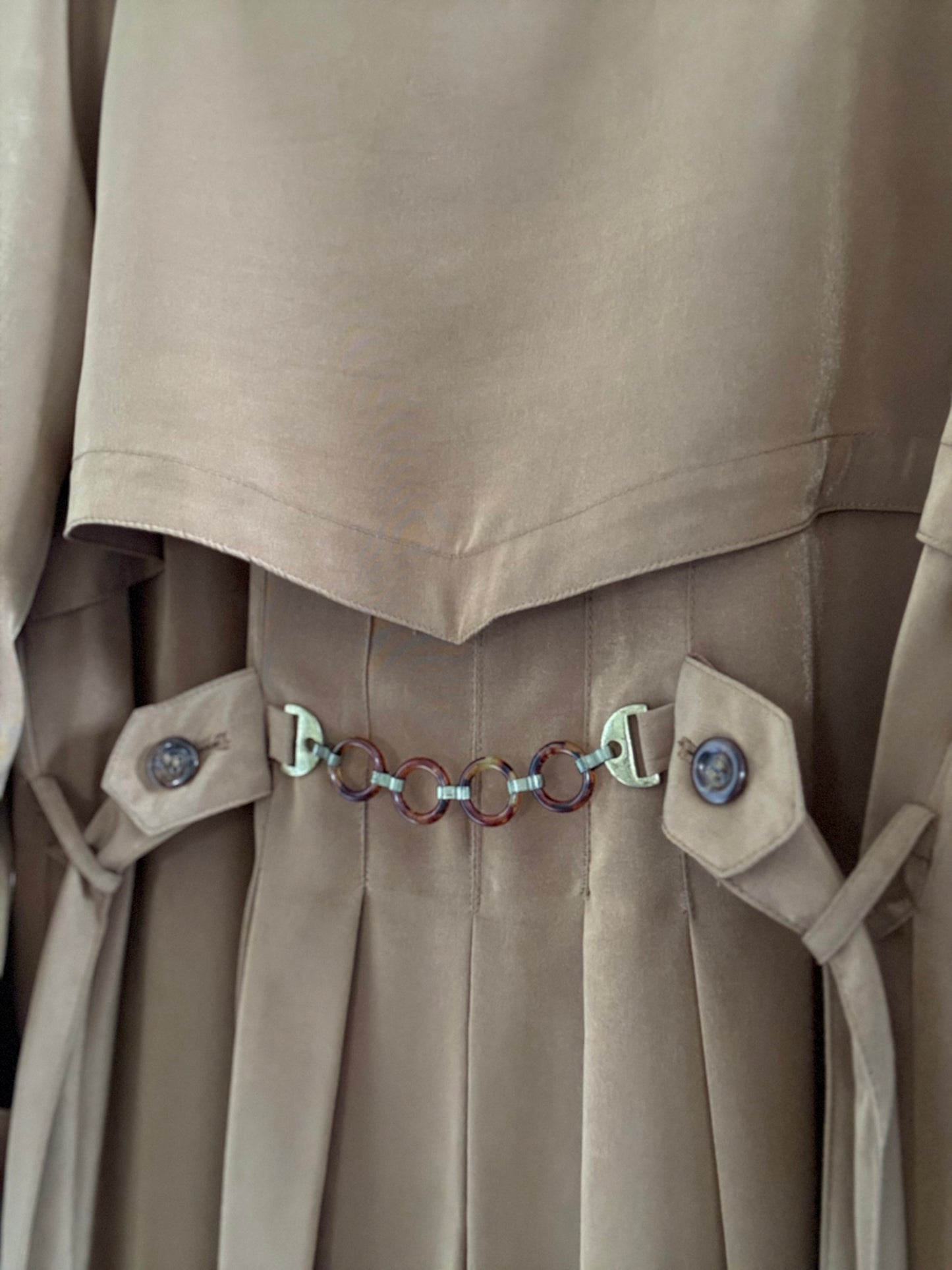 Detailed Camel Trench Coat - Size L