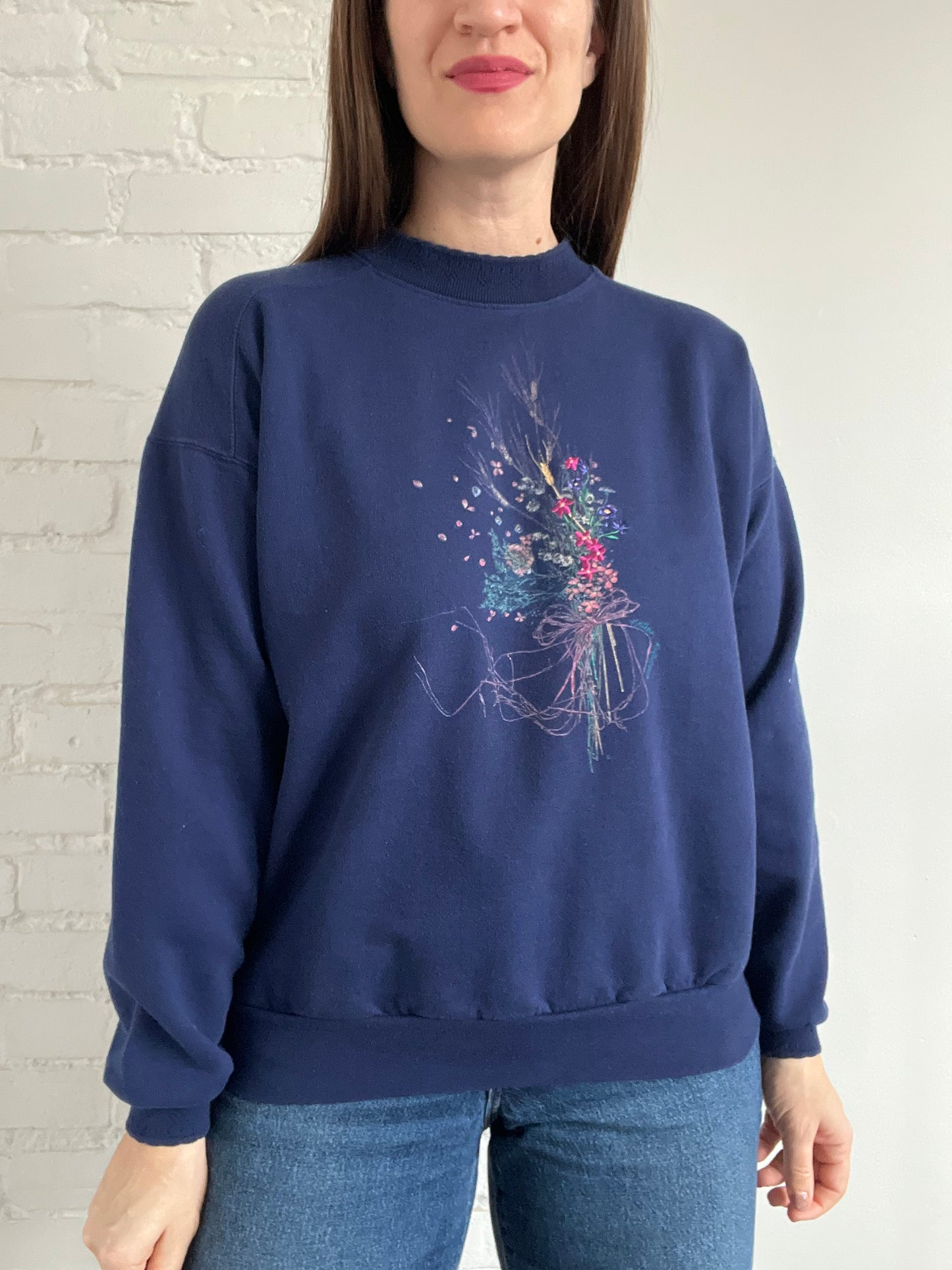 Vintage Flower Bouquet Crewneck - M