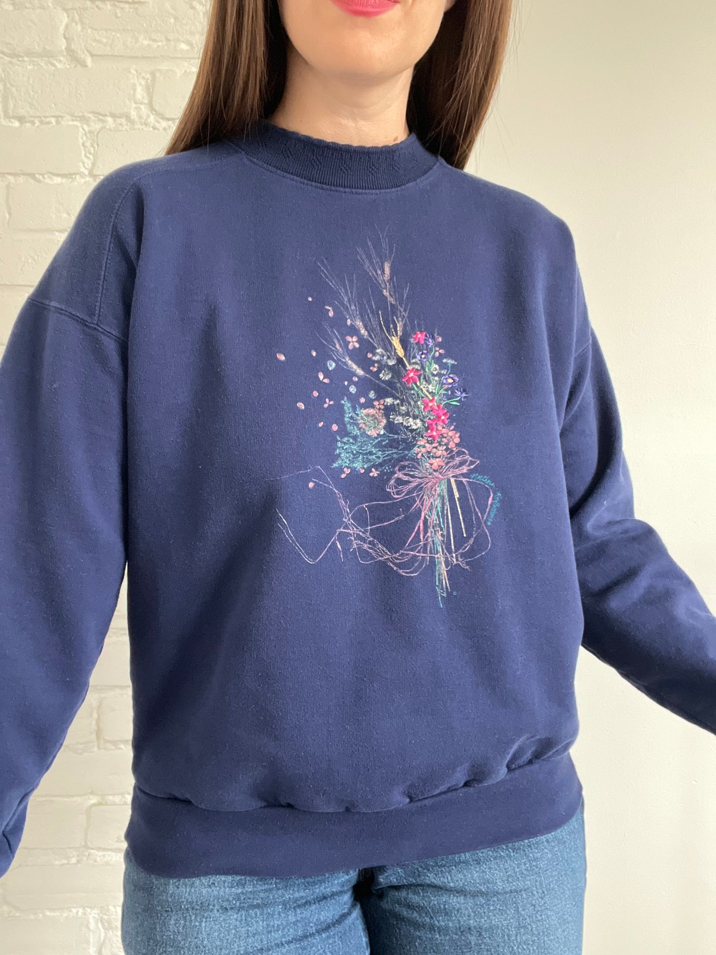 Vintage Flower Bouquet Crewneck - M