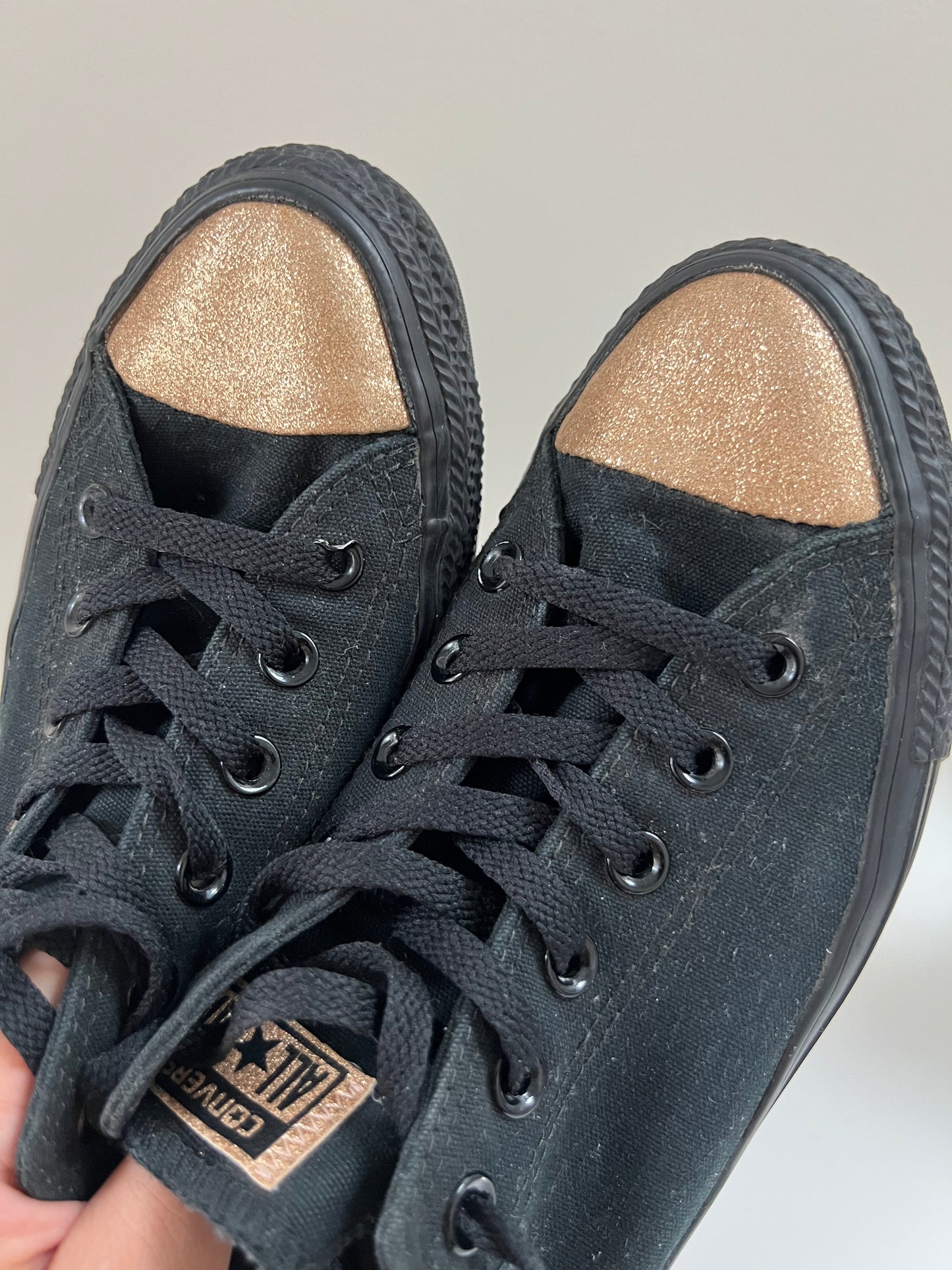 Black & Gold Chuck Taylor Converse Shoes - 10