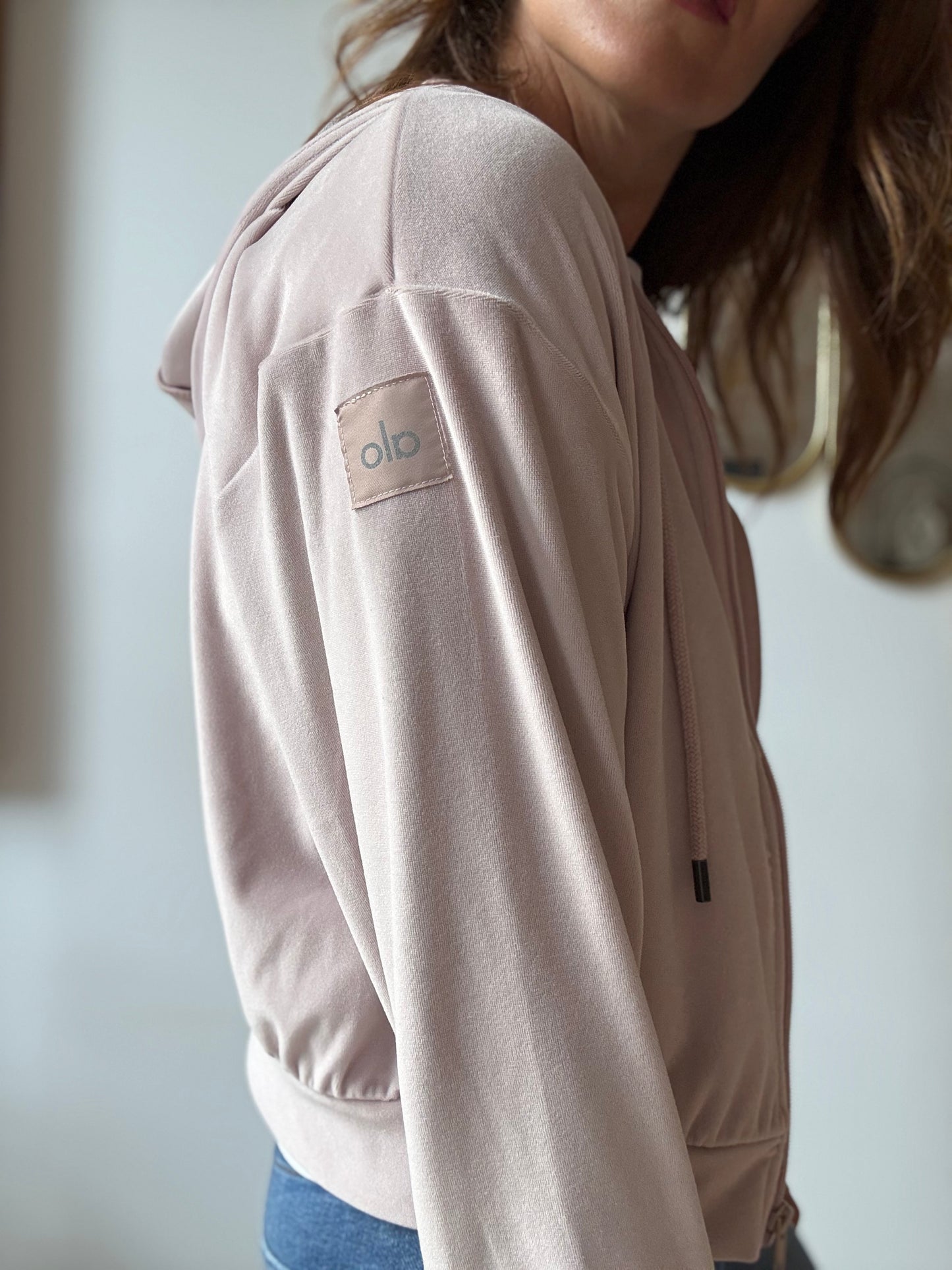 ALO Yoga Glimmer Velour - Size S