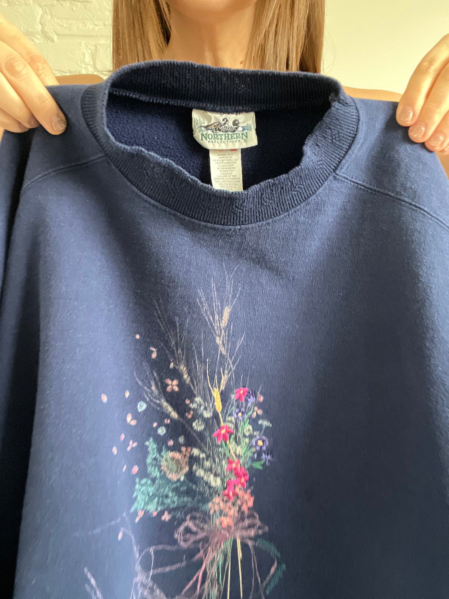 Vintage Flower Bouquet Crewneck - M