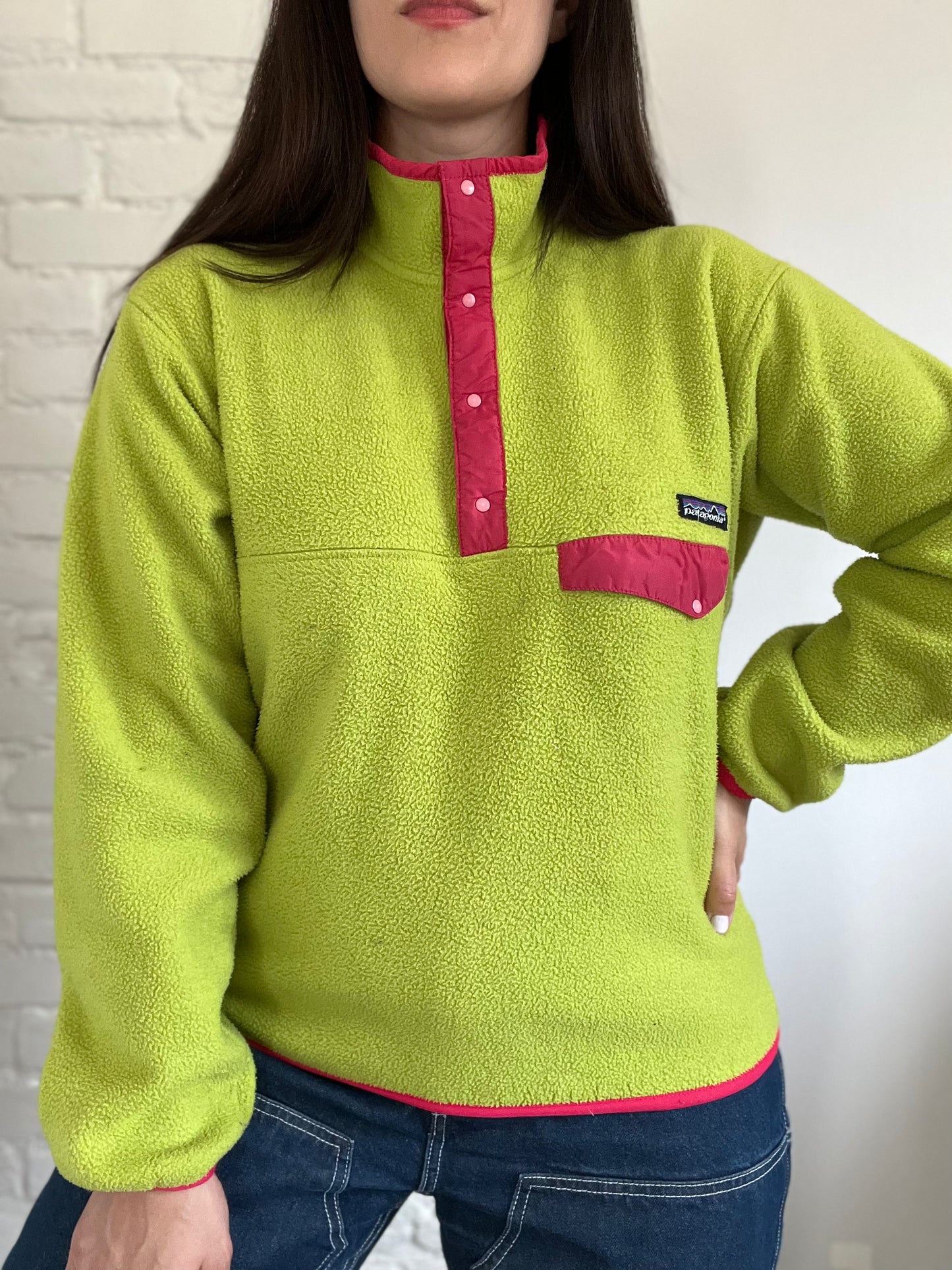 Neon Retro Patagonia - Size M