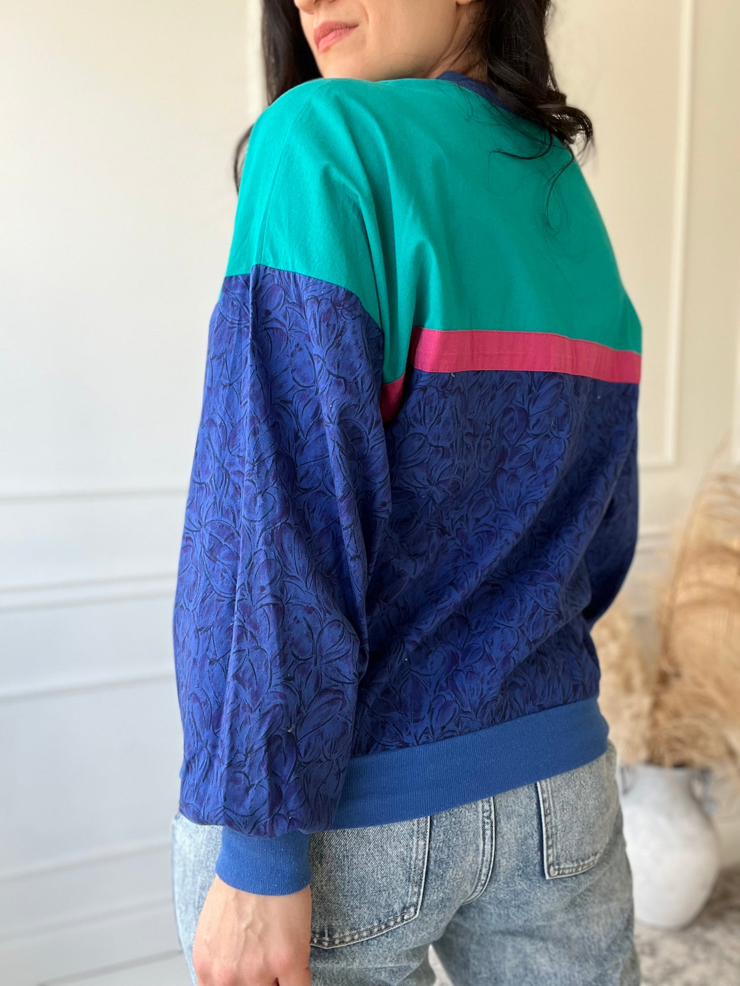 Vibrant Quilted Crewneck - Size L