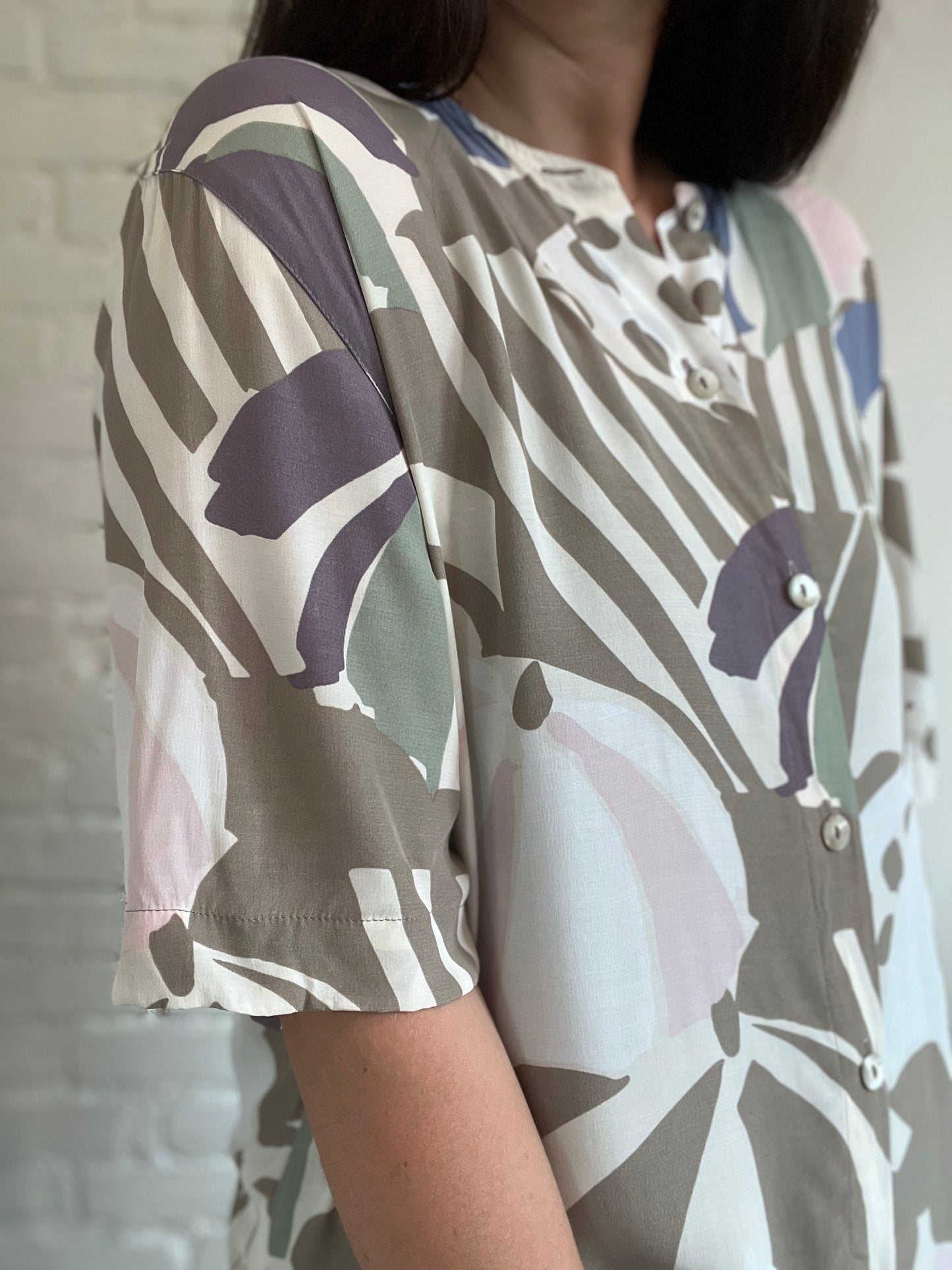 Umbrella Retro Shirt - Size M/L