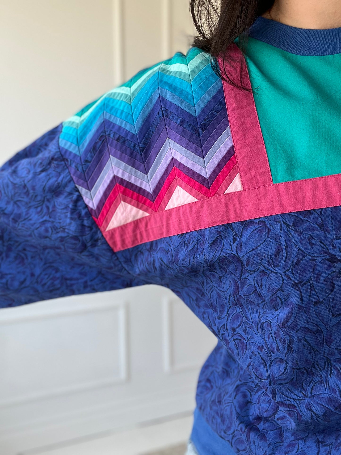 Vibrant Quilted Crewneck - Size L