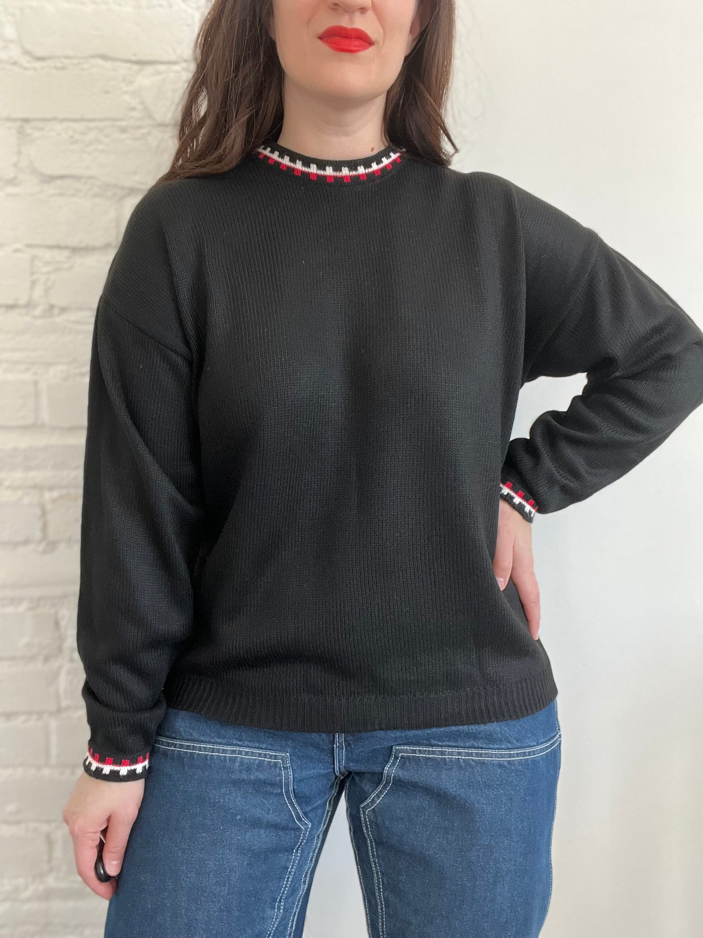 Black & Red Detail Sweater - L