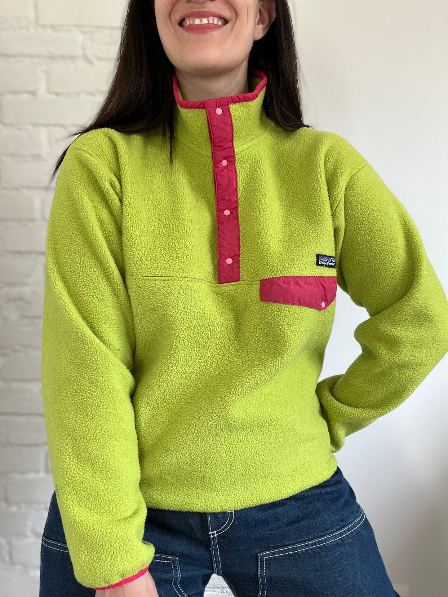 Neon Retro Patagonia - Size M