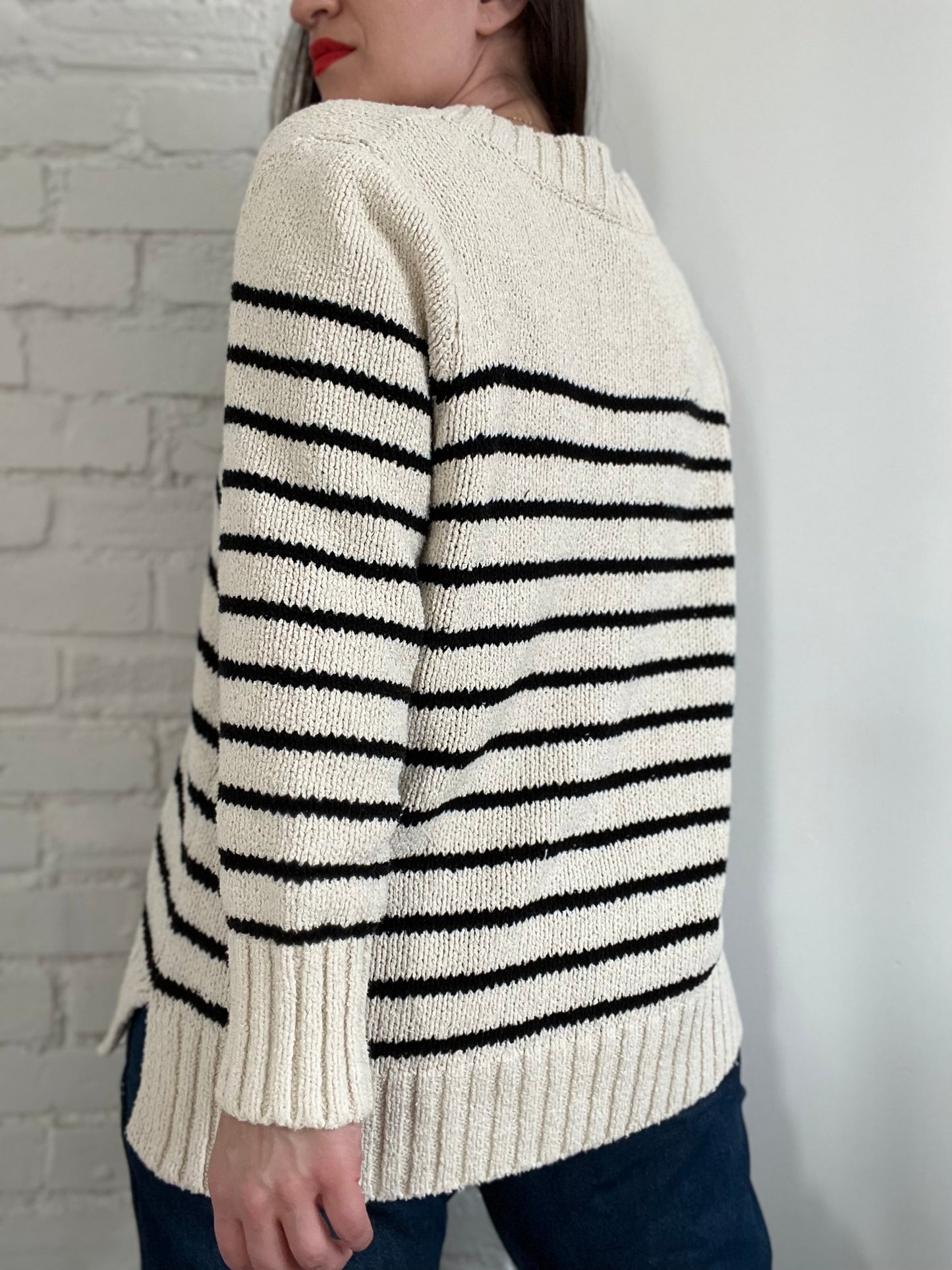Relaxed Striped V-neck Sweater - M (Oversized)